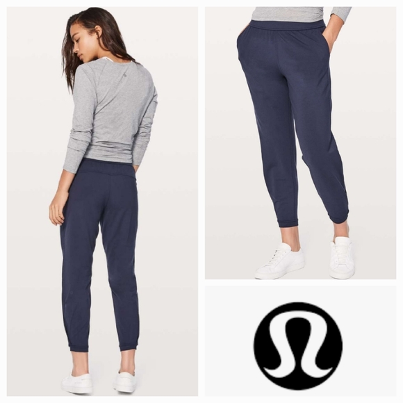 lululemon athletica Pants - LULULEMON 8 Twisted & Tucked Jogger Pant Midnight Navy Size 8